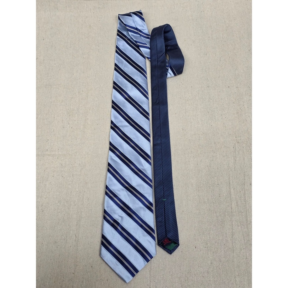 Tommy Hilfiger Mens Silk Necktie Blue Navy Gold Diagonal Striped Business Tie